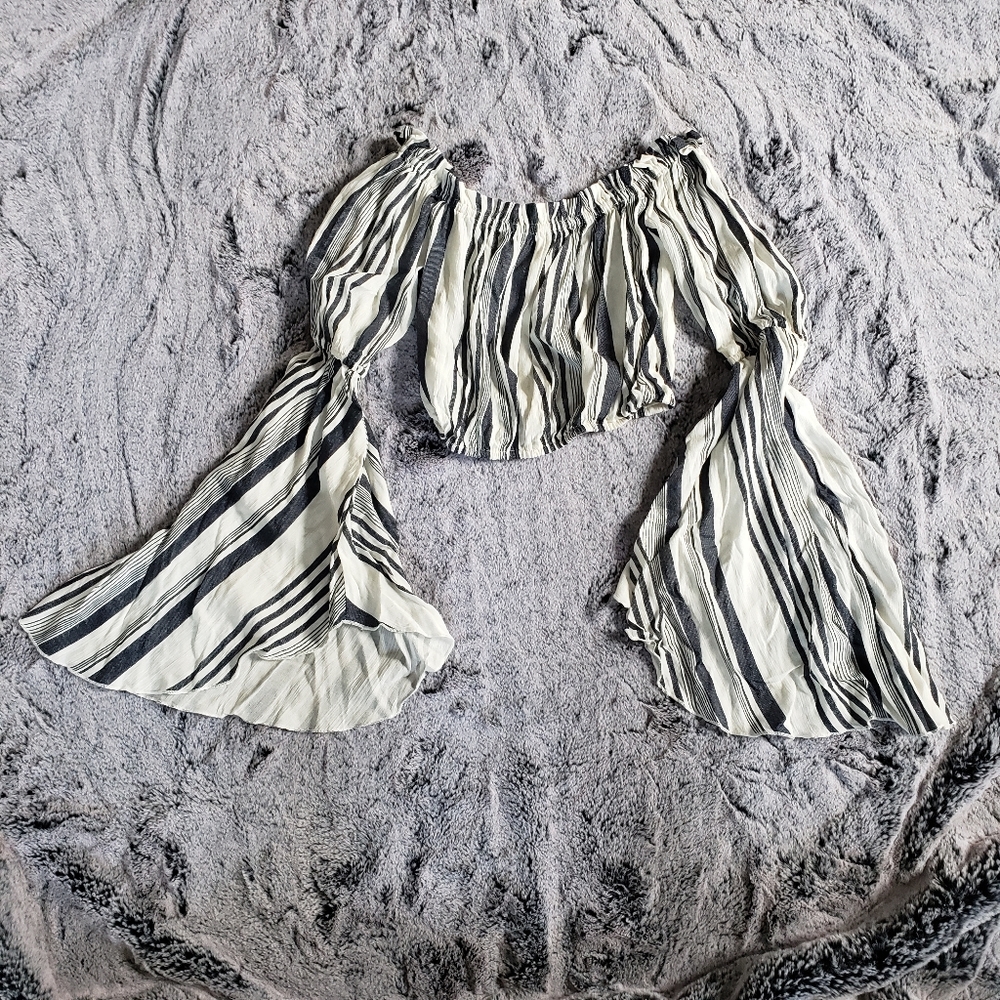 Japanese Midriff Top, Bell Sleeves, Live 4 Truth, M
